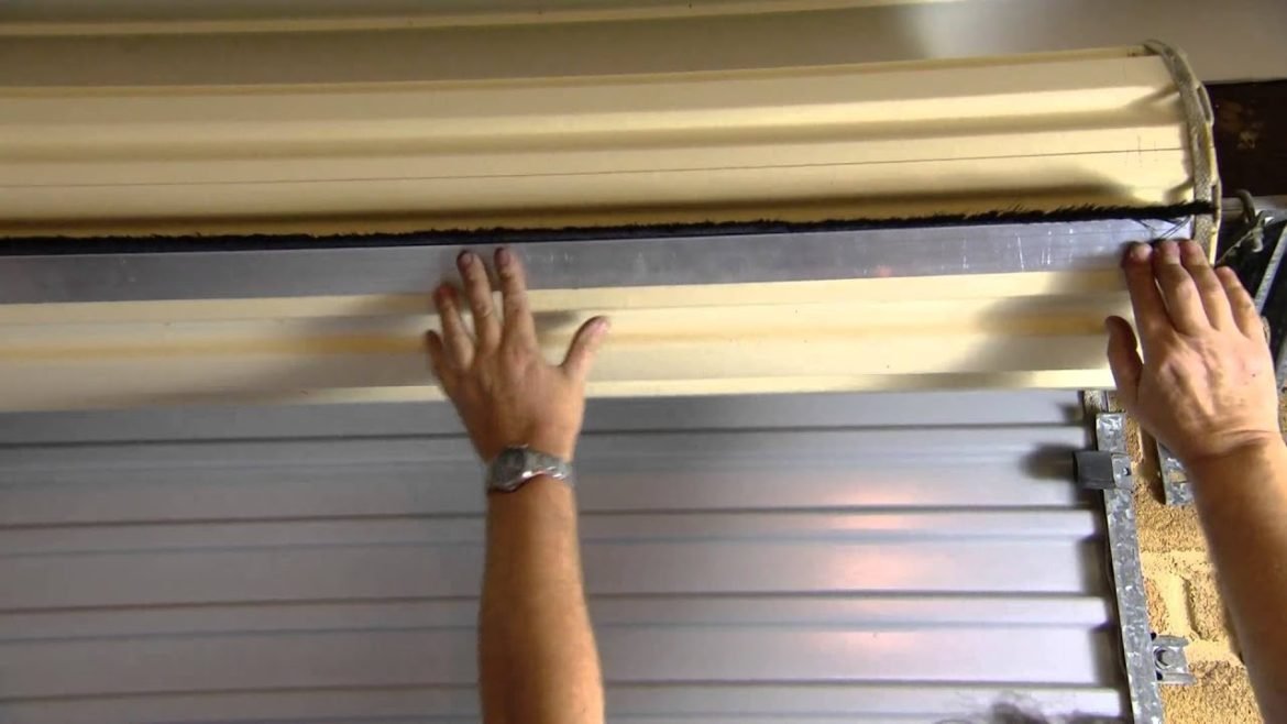 Enhancing-Garage-Comfort-Using-Roll-Up-Door-Seals-to-Regulate-Temperature